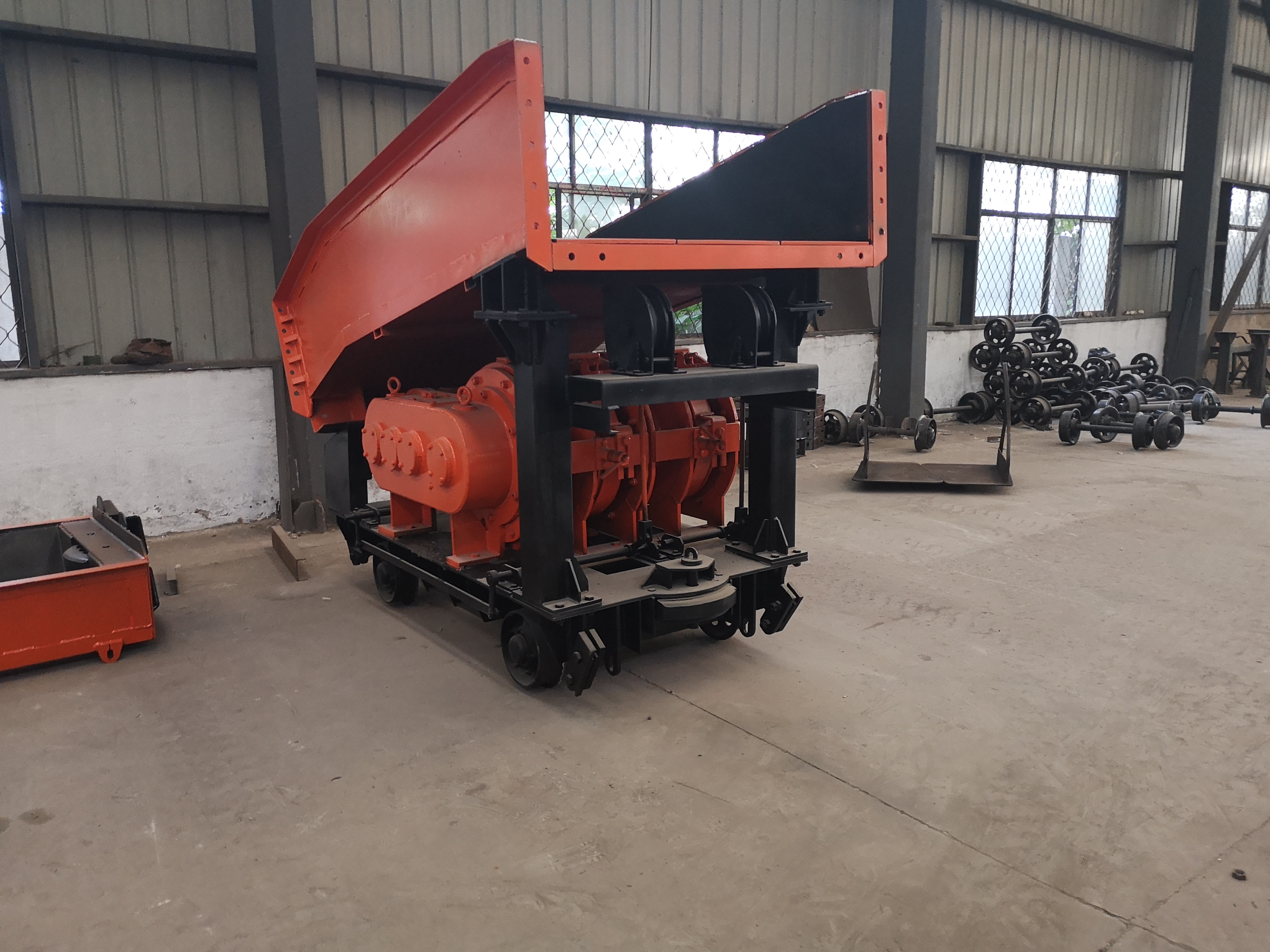 匠心打造，賦能礦山掘進(jìn)！客戶(hù)定制耙斗裝巖機(jī)順利完工待交付